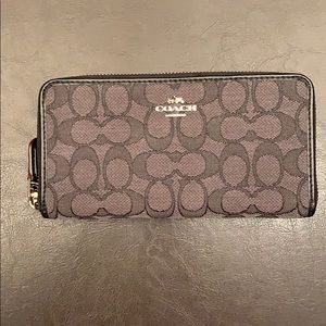 Coach black zip wallet NWOT